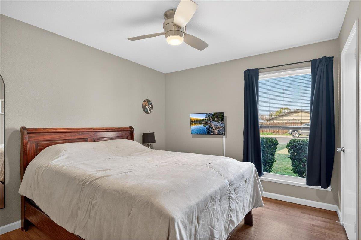 1506 Robinwood Ave, Clovis, CA 93611