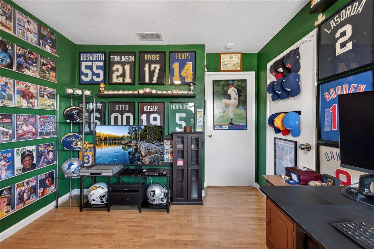 1506 Robinwood Ave, Clovis, CA 93611