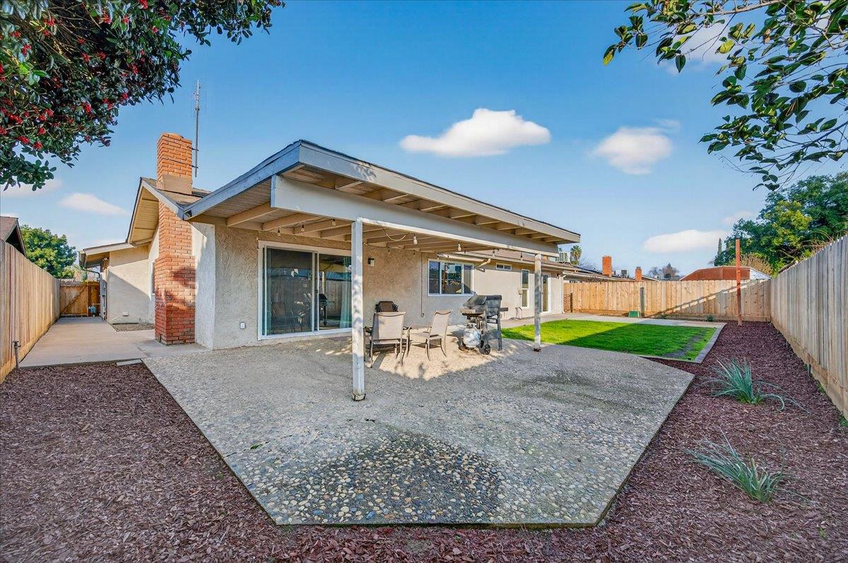 1506 Robinwood Ave, Clovis, CA 93611