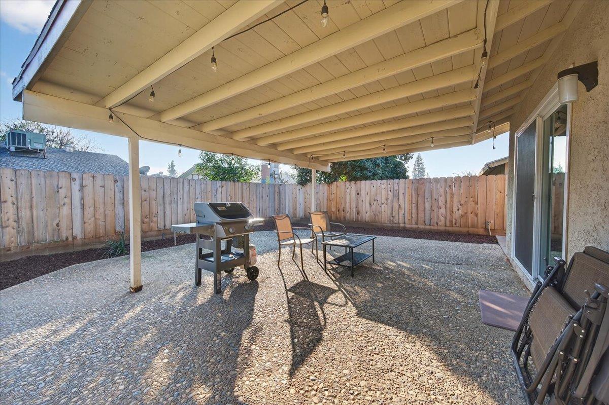 1506 Robinwood Ave, Clovis, CA 93611