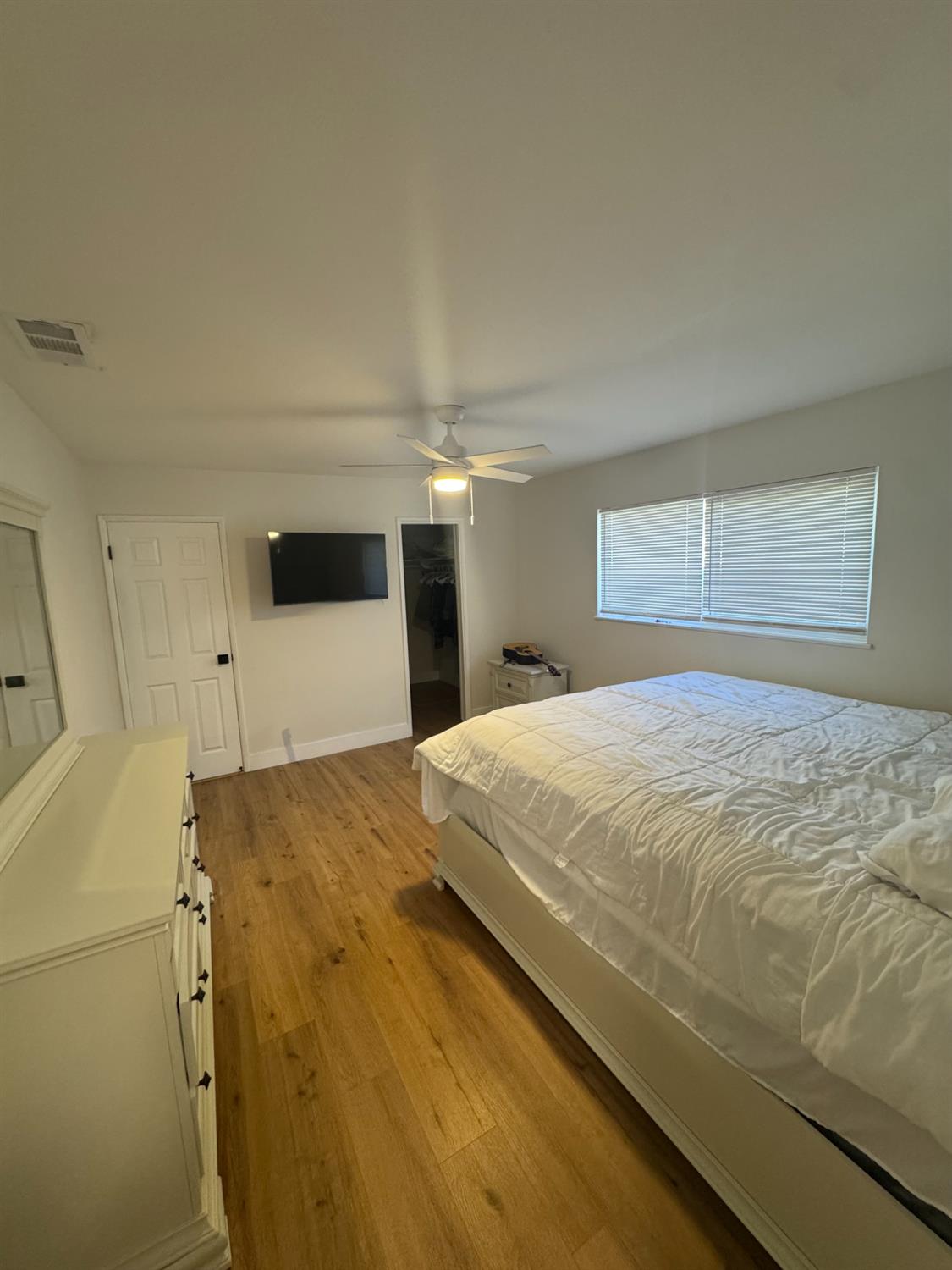 4755 N Sharon Ave, Fresno, CA 93704