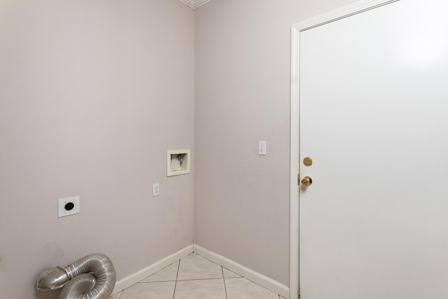 586 0 W Lindquist St, Kingsburg, CA 93631