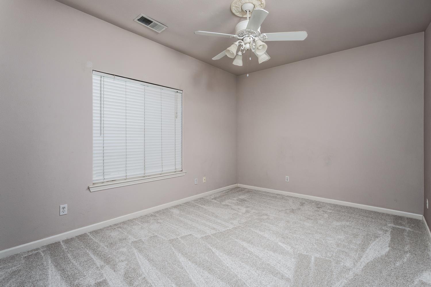 586 0 W Lindquist St, Kingsburg, CA 93631