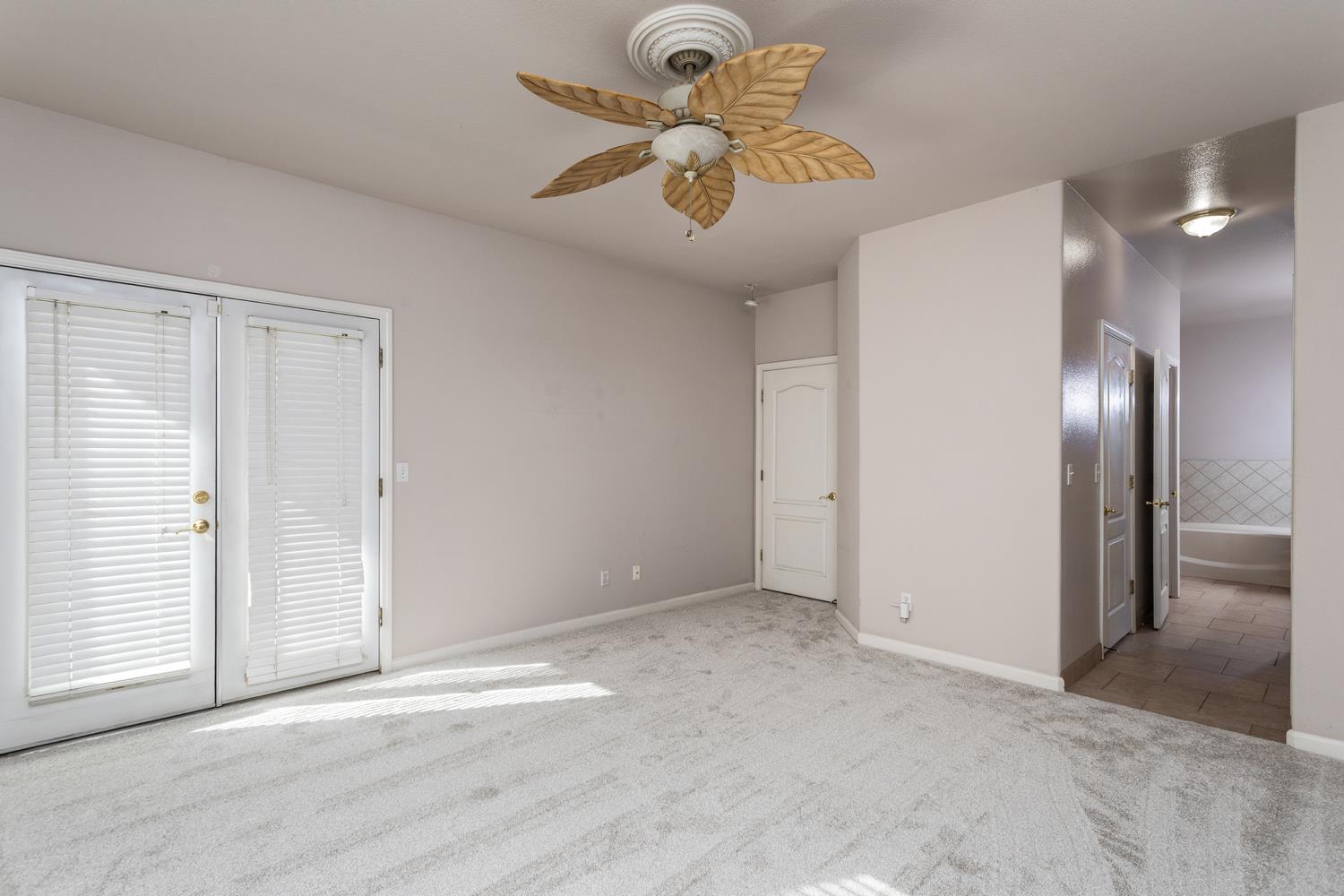 586 0 W Lindquist St, Kingsburg, CA 93631