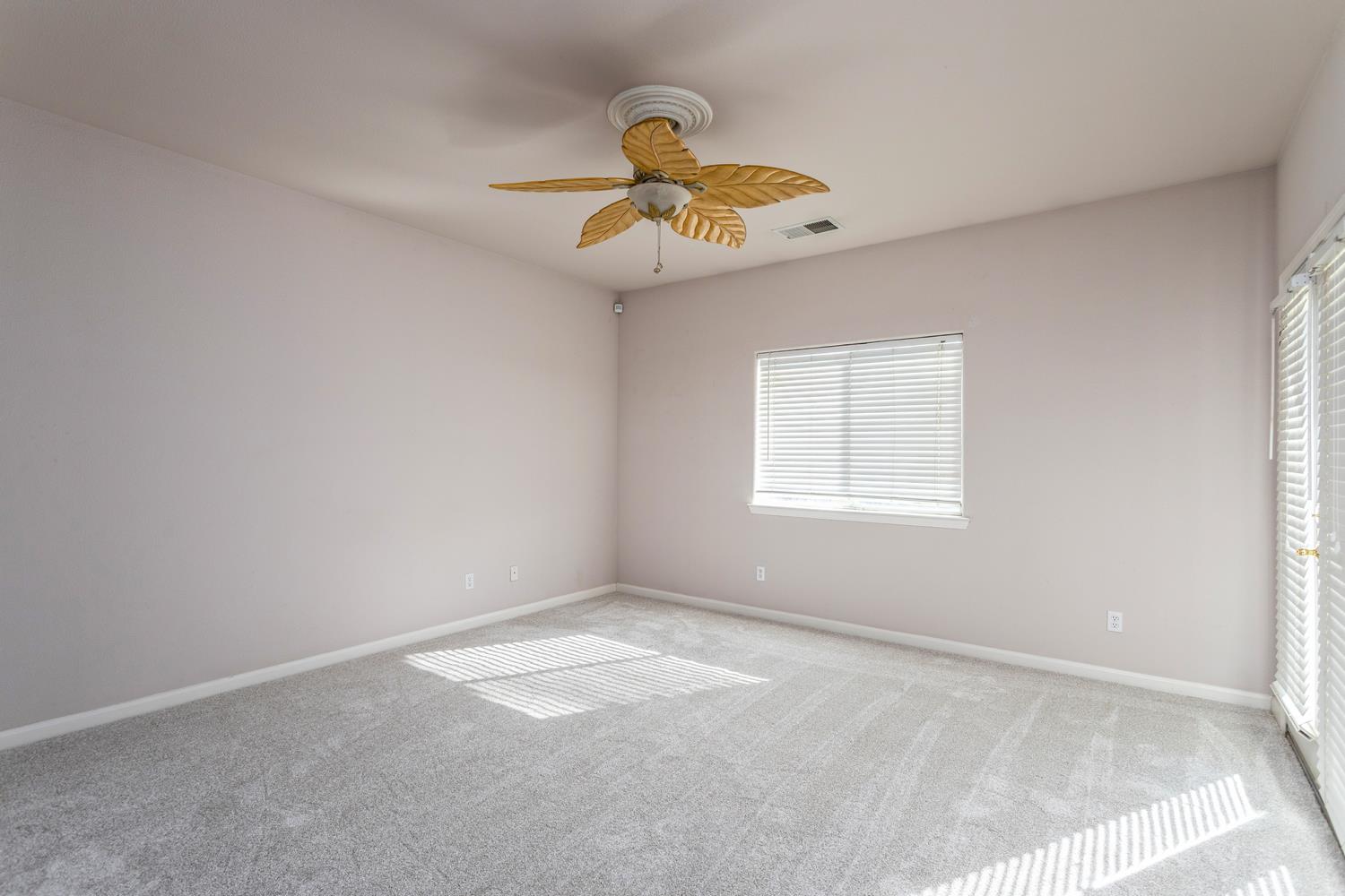 586 0 W Lindquist St, Kingsburg, CA 93631