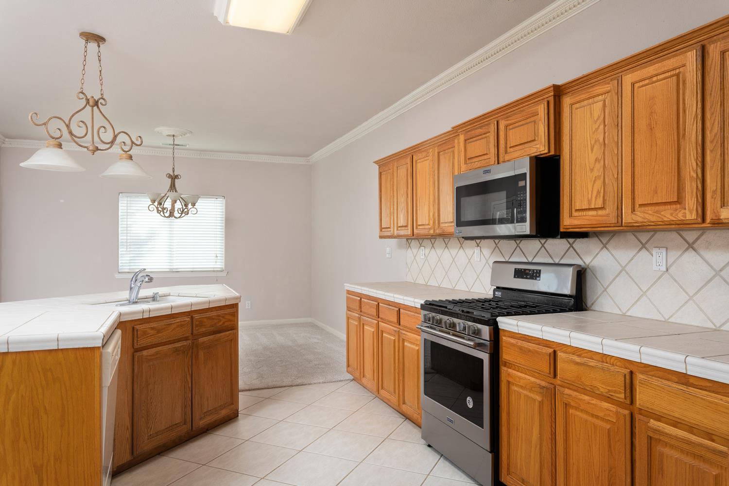 586 0 W Lindquist St, Kingsburg, CA 93631