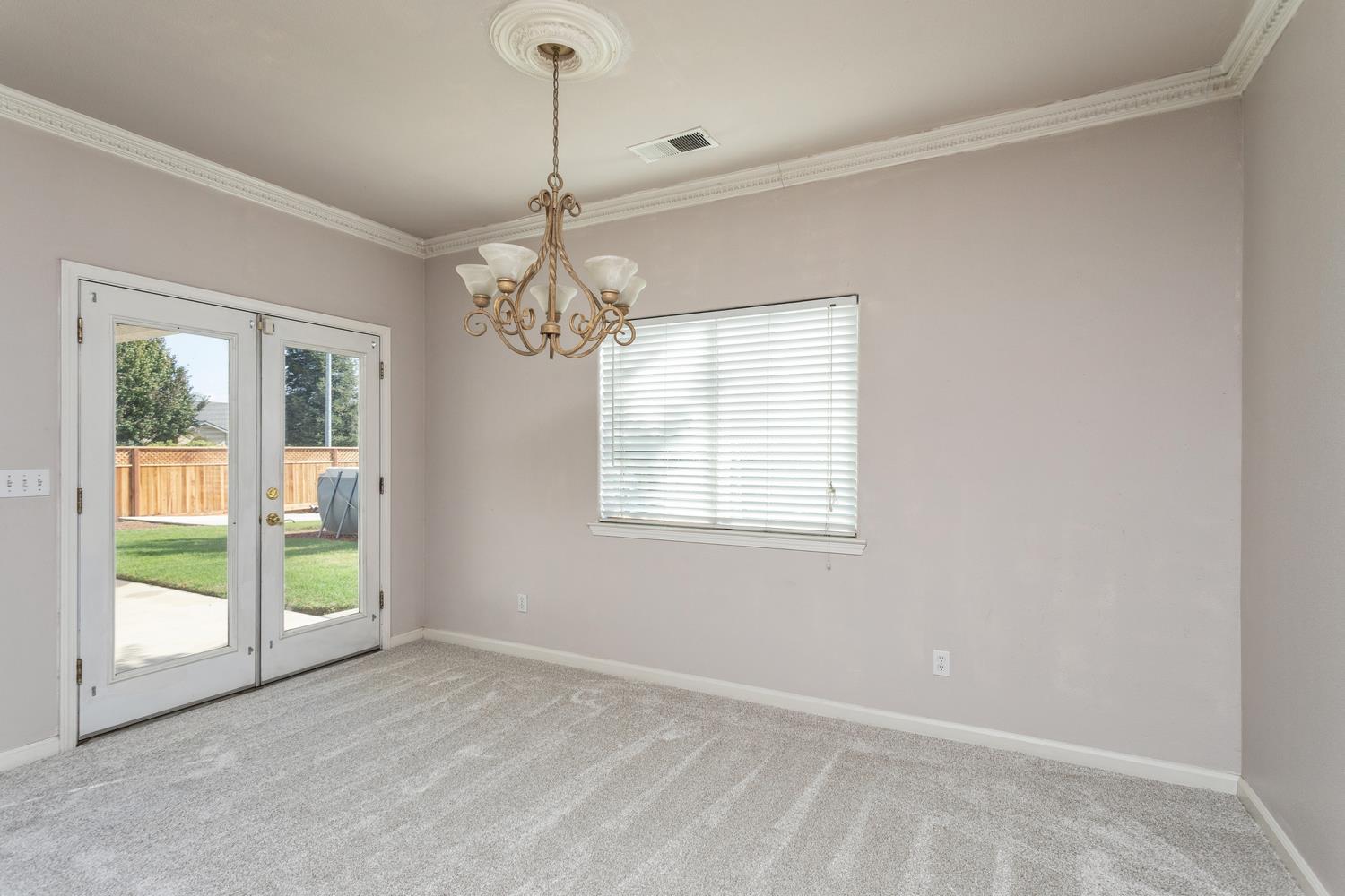 586 0 W Lindquist St, Kingsburg, CA 93631