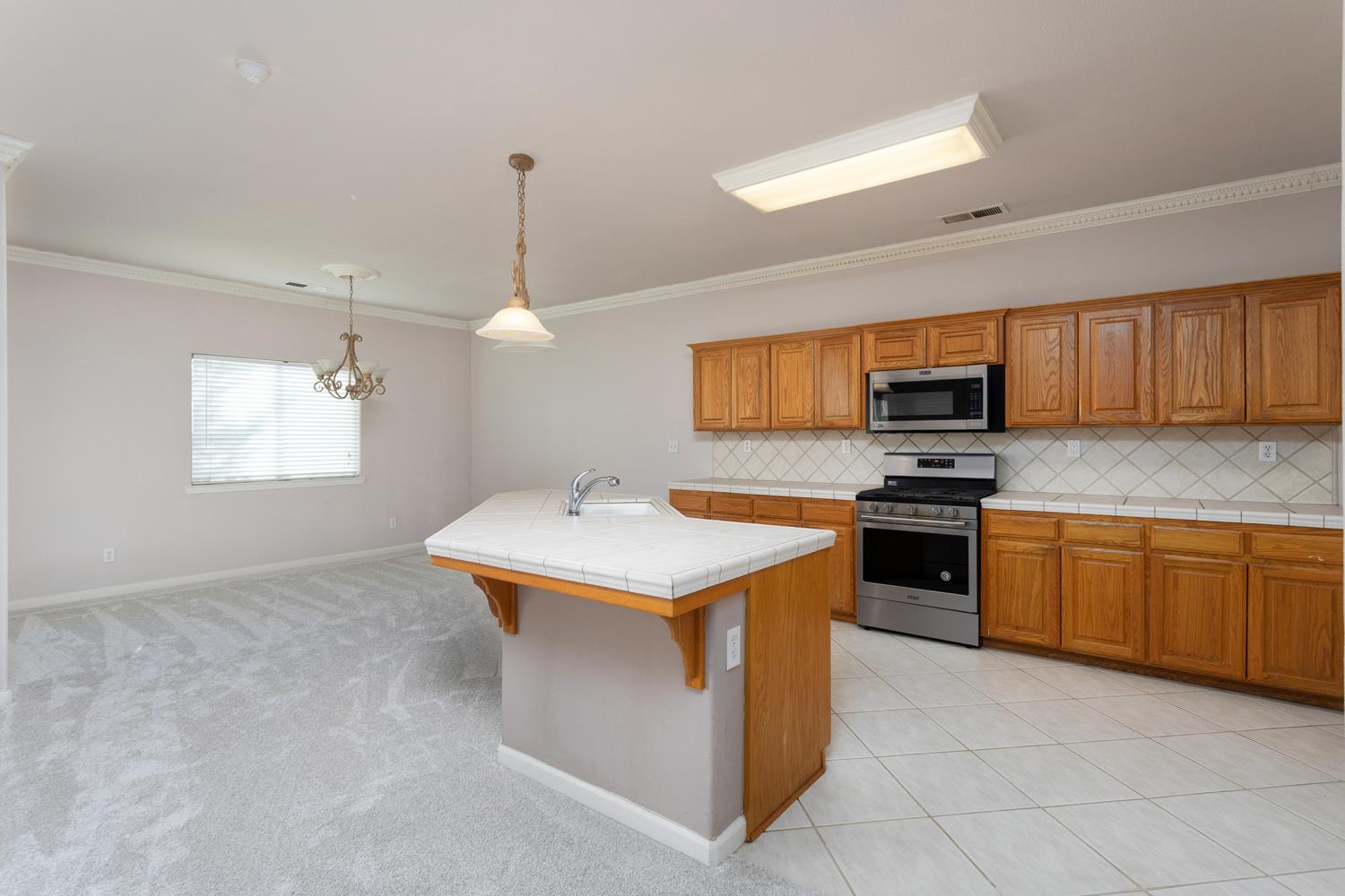 586 0 W Lindquist St, Kingsburg, CA 93631