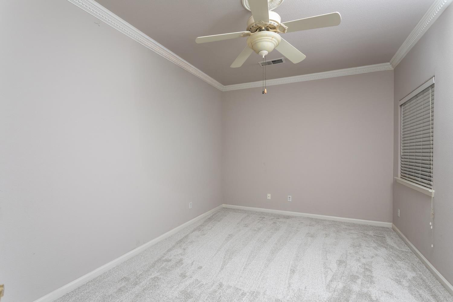 586 0 W Lindquist St, Kingsburg, CA 93631