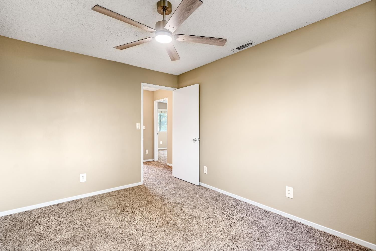 8665 N Cedar Ave #156, Fresno, CA 93720