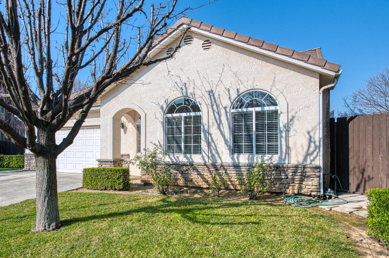 1559 Poe Ln, Clovis, CA 93611