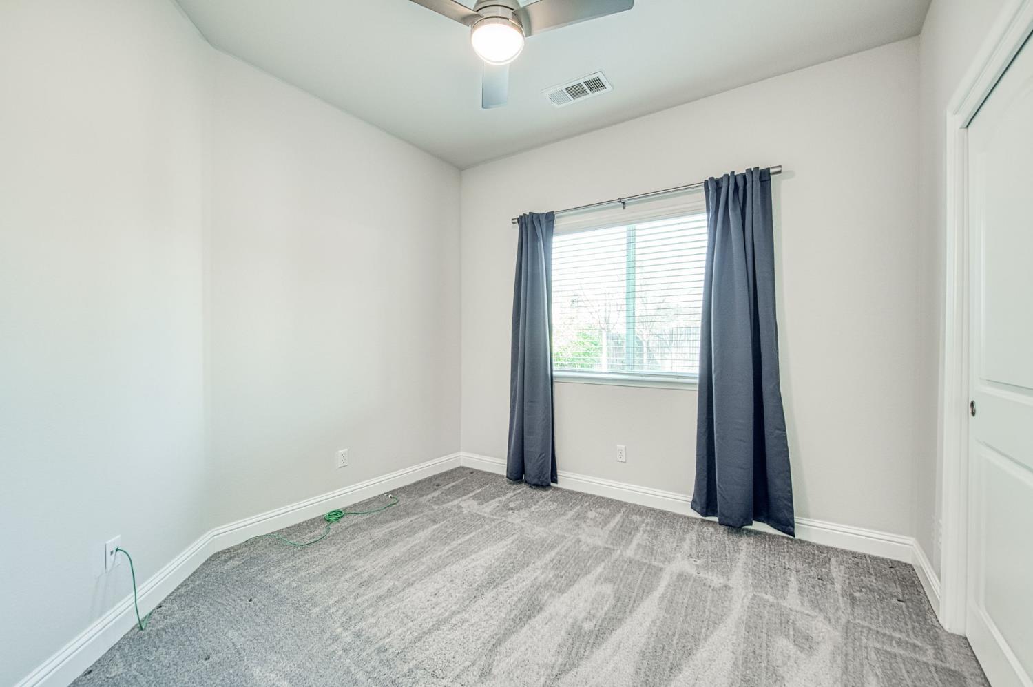 1559 Poe Ln, Clovis, CA 93611