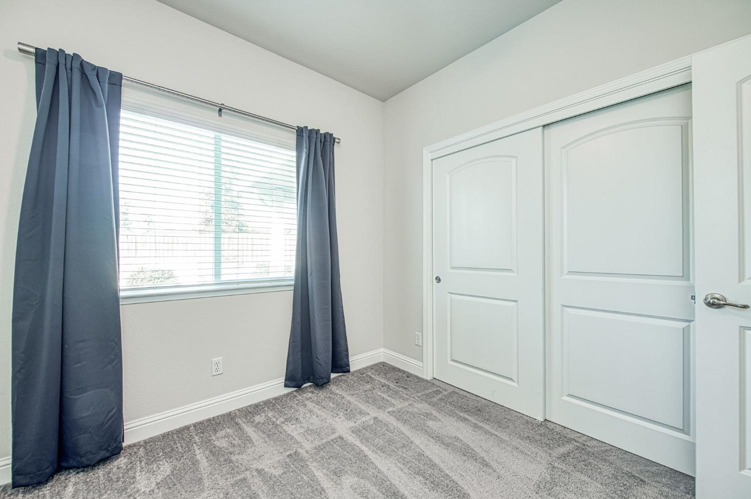 1559 Poe Ln, Clovis, CA 93611