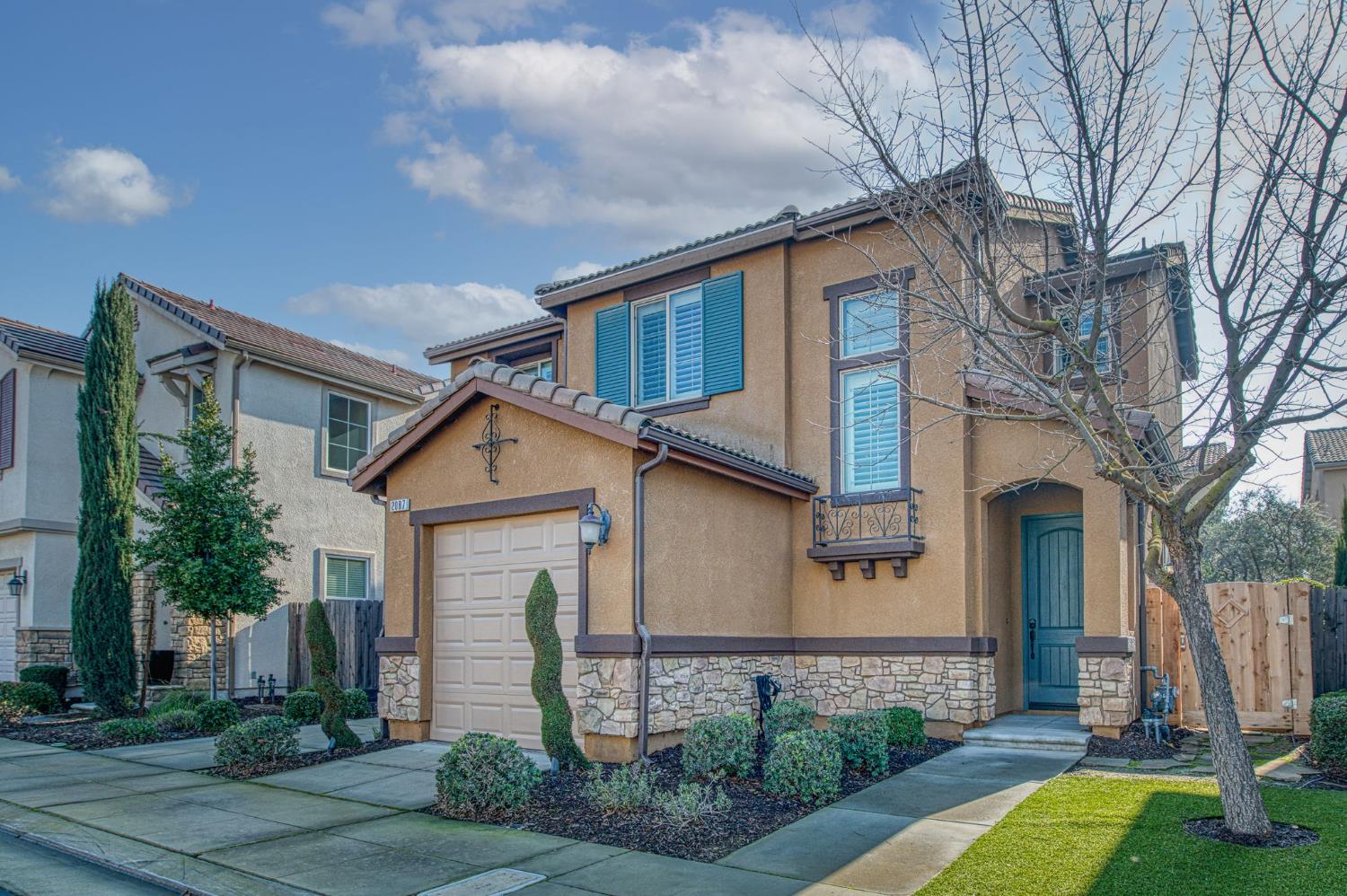 2087 E Makenna Dr, Fresno, CA 93730