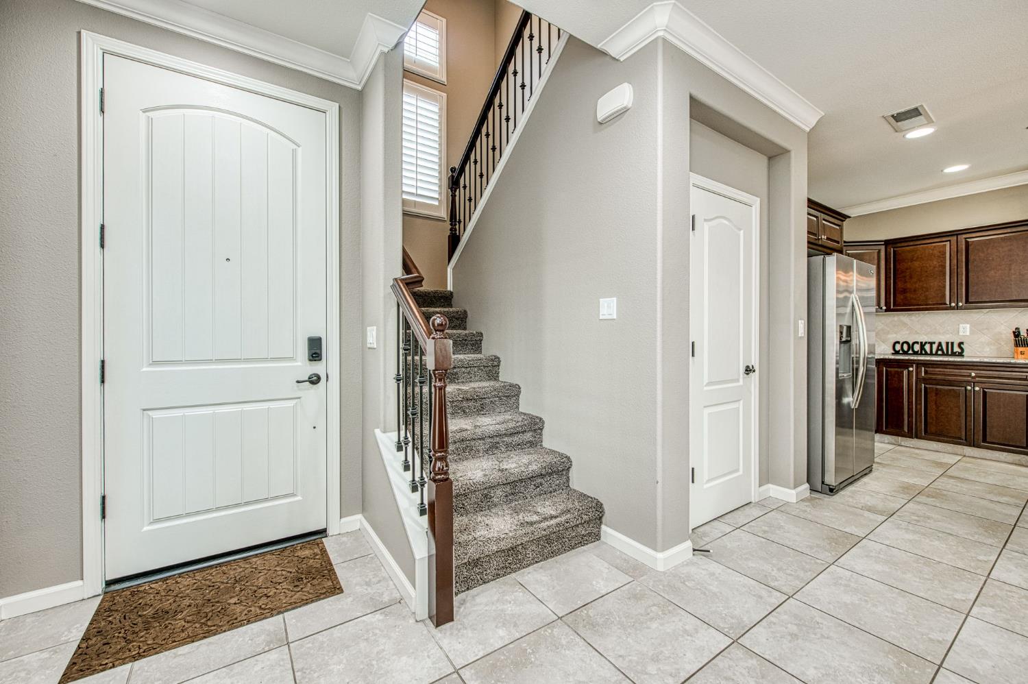 2087 E Makenna Dr, Fresno, CA 93730