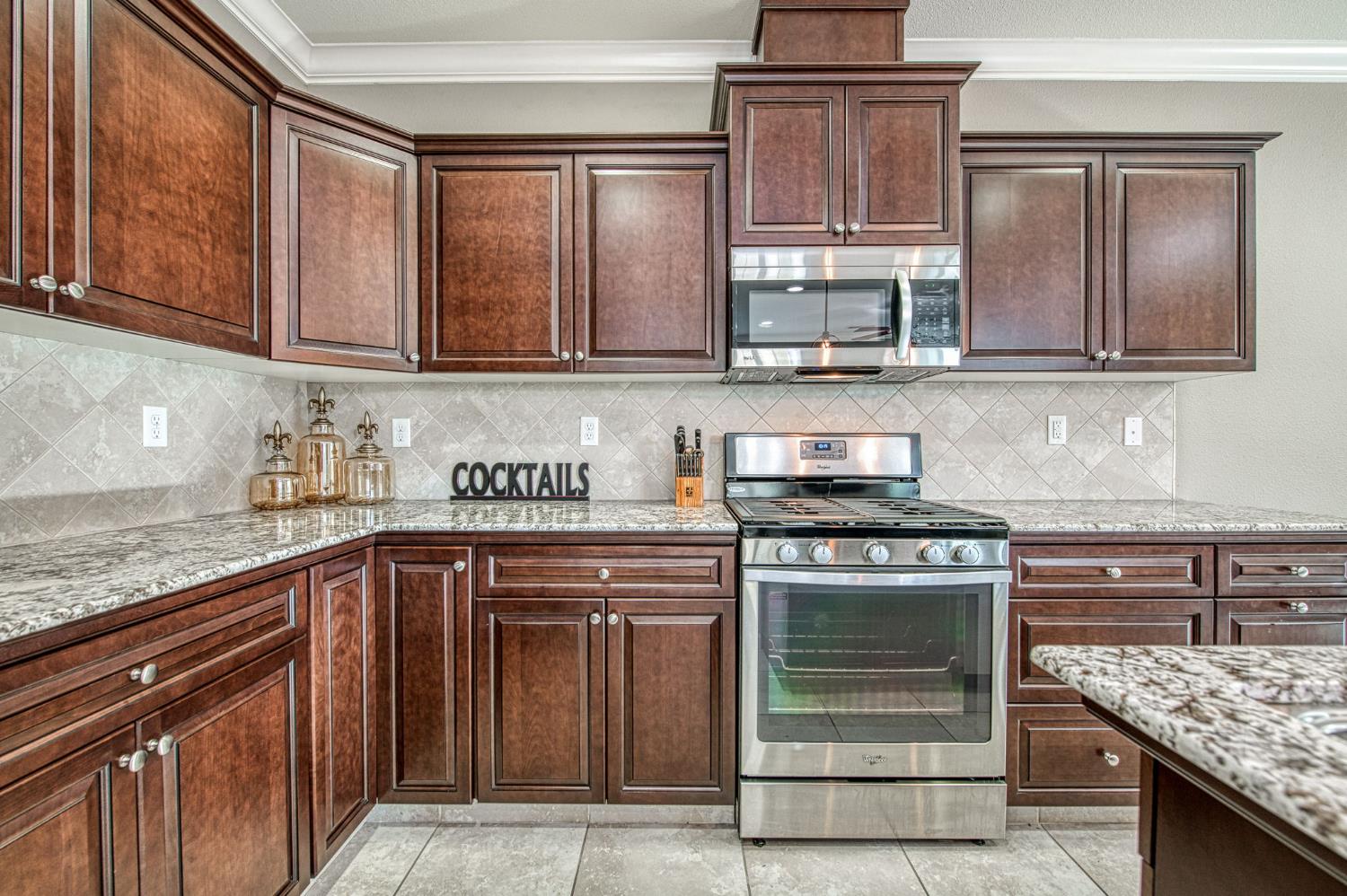 2087 E Makenna Dr, Fresno, CA 93730