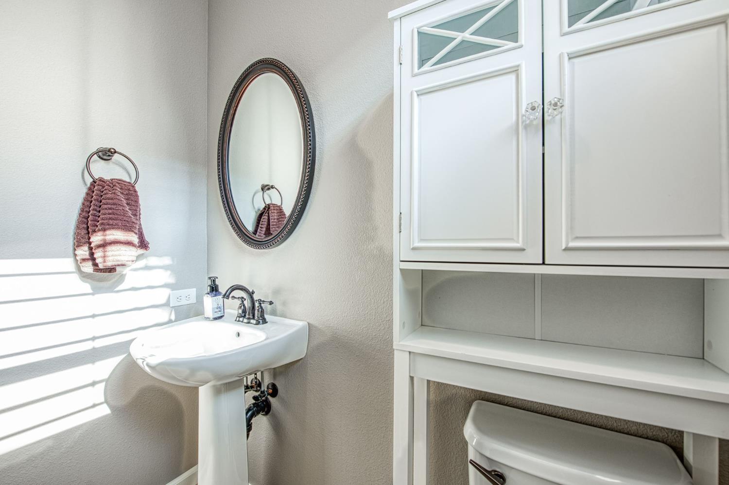 2087 E Makenna Dr, Fresno, CA 93730