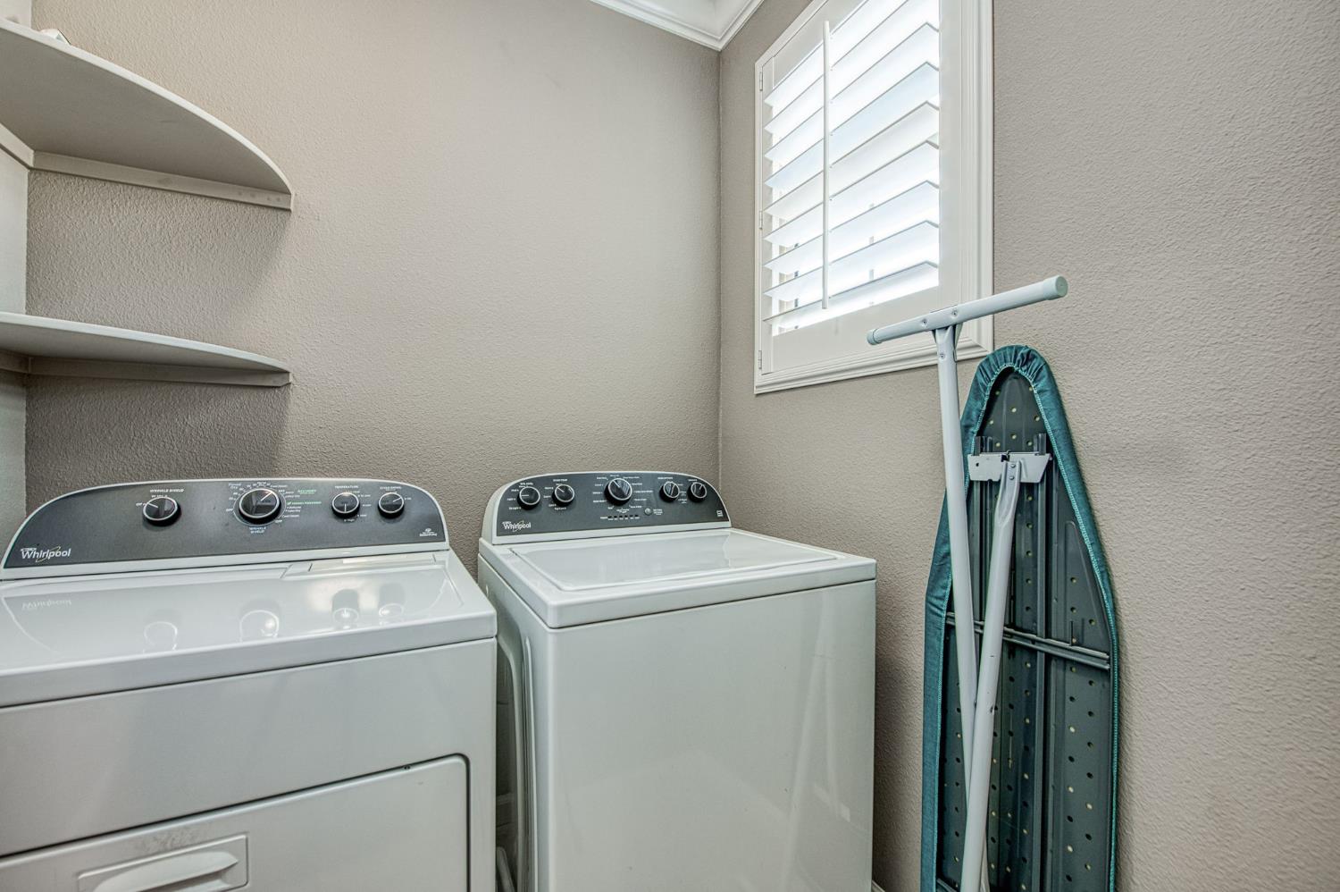 2087 E Makenna Dr, Fresno, CA 93730