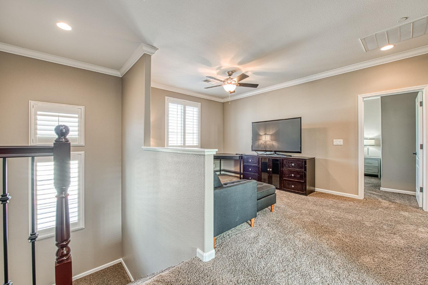 2087 E Makenna Dr, Fresno, CA 93730