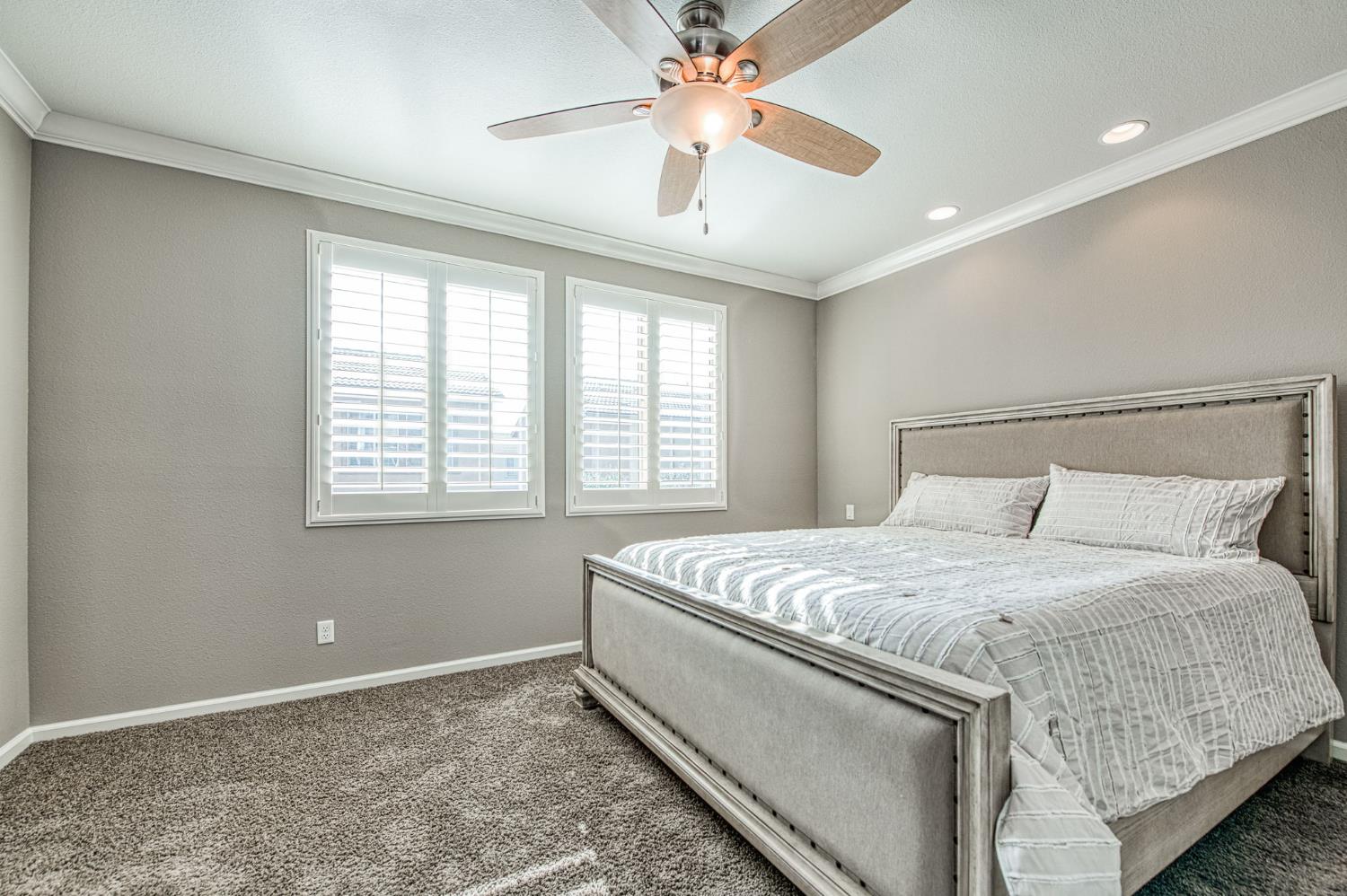 2087 E Makenna Dr, Fresno, CA 93730