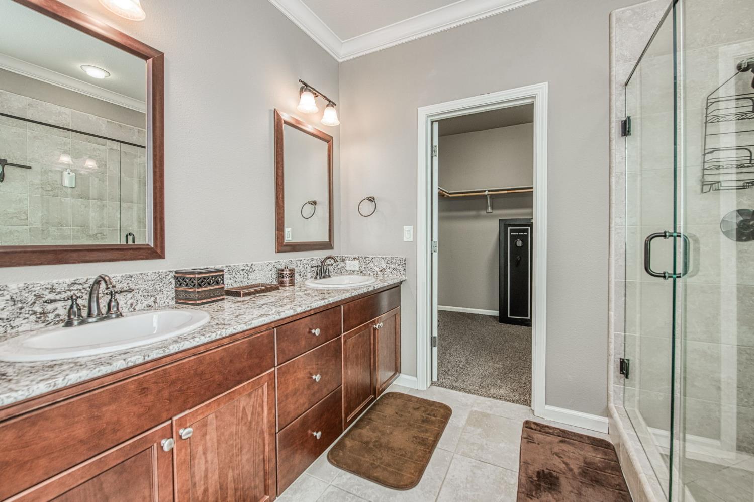 2087 E Makenna Dr, Fresno, CA 93730