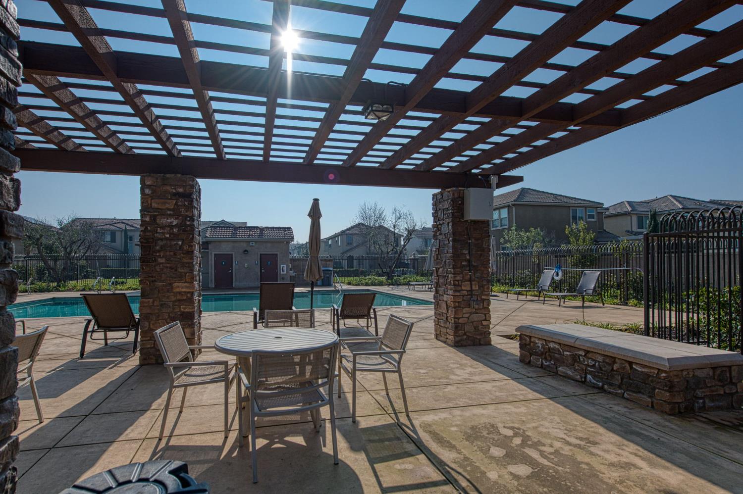 2087 E Makenna Dr, Fresno, CA 93730