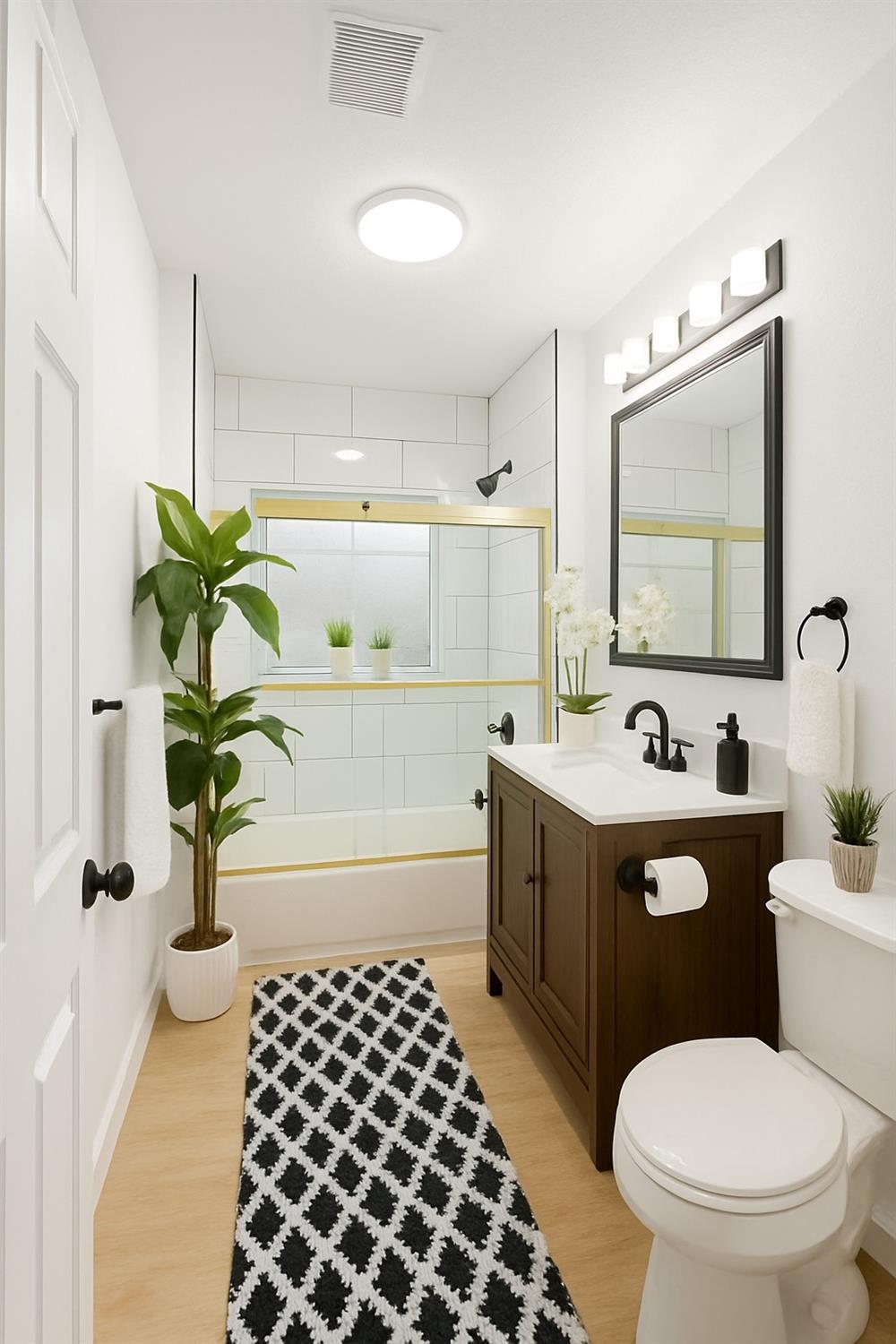 8627 12th St, San Joaquin, CA 93660