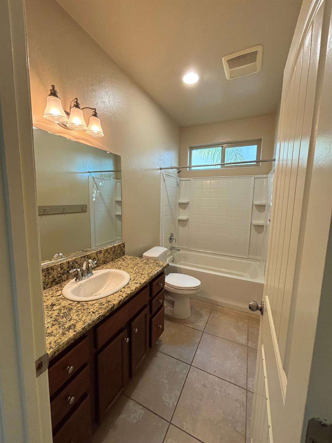 6235 E Pontiac Way, Fresno, CA 93727