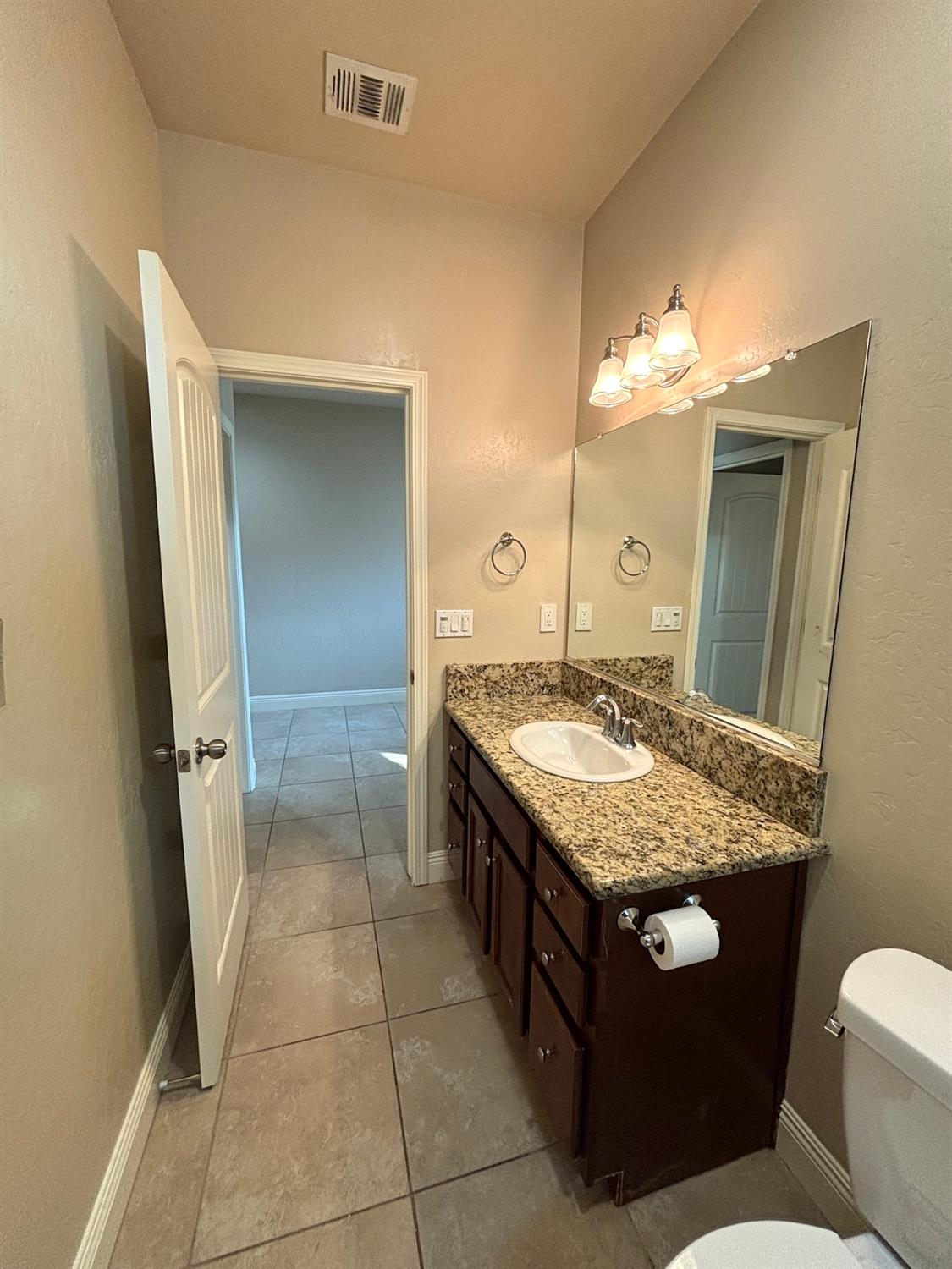 6235 E Pontiac Way, Fresno, CA 93727