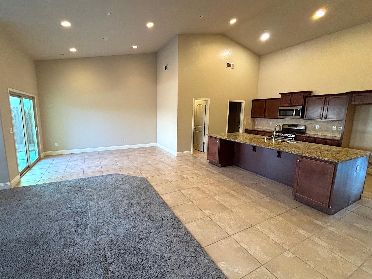 6235 E Pontiac Way, Fresno, CA 93727