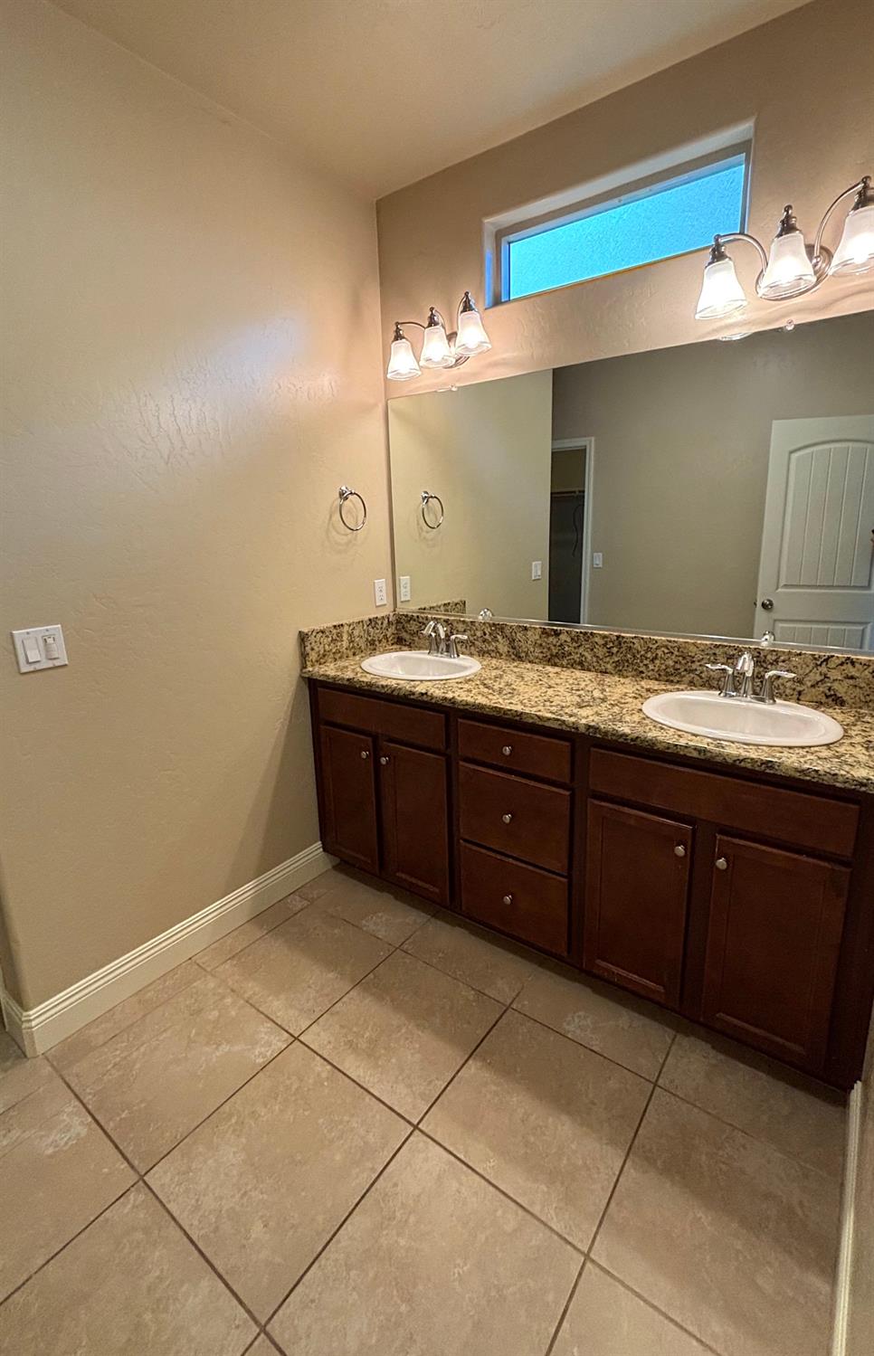 6235 E Pontiac Way, Fresno, CA 93727