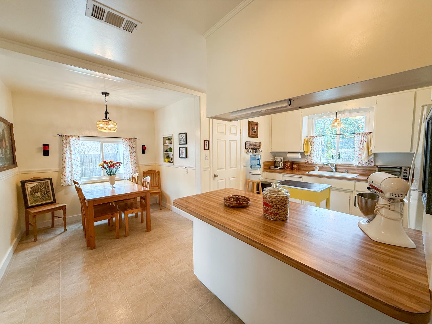 674 Wallis Ave, Gustine, CA 95340