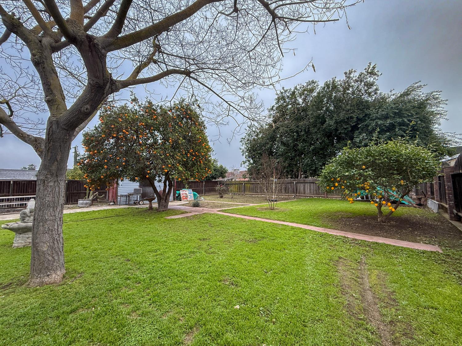 674 Wallis Ave, Gustine, CA 95340