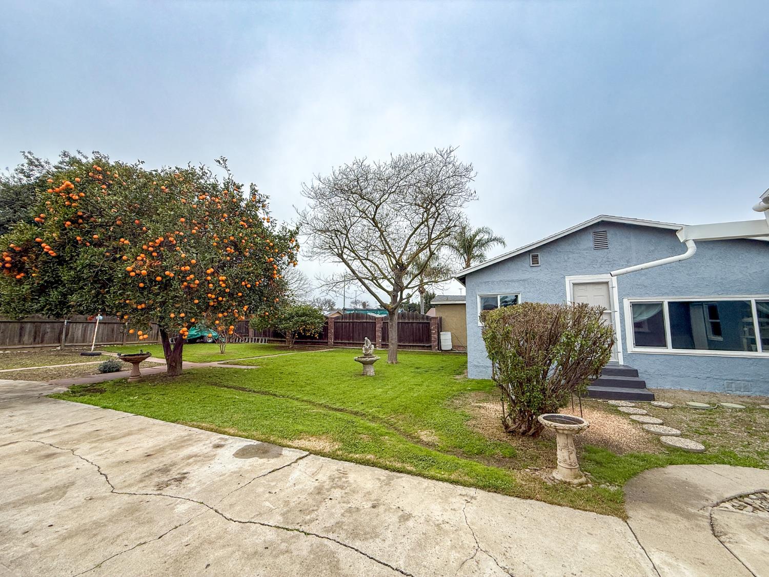 674 Wallis Ave, Gustine, CA 95340