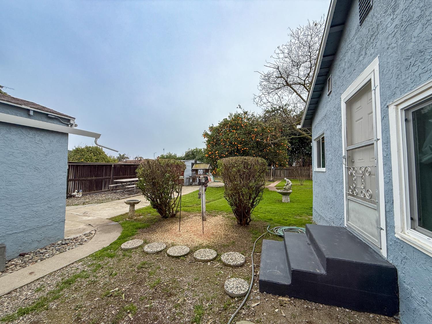 674 Wallis Ave, Gustine, CA 95340