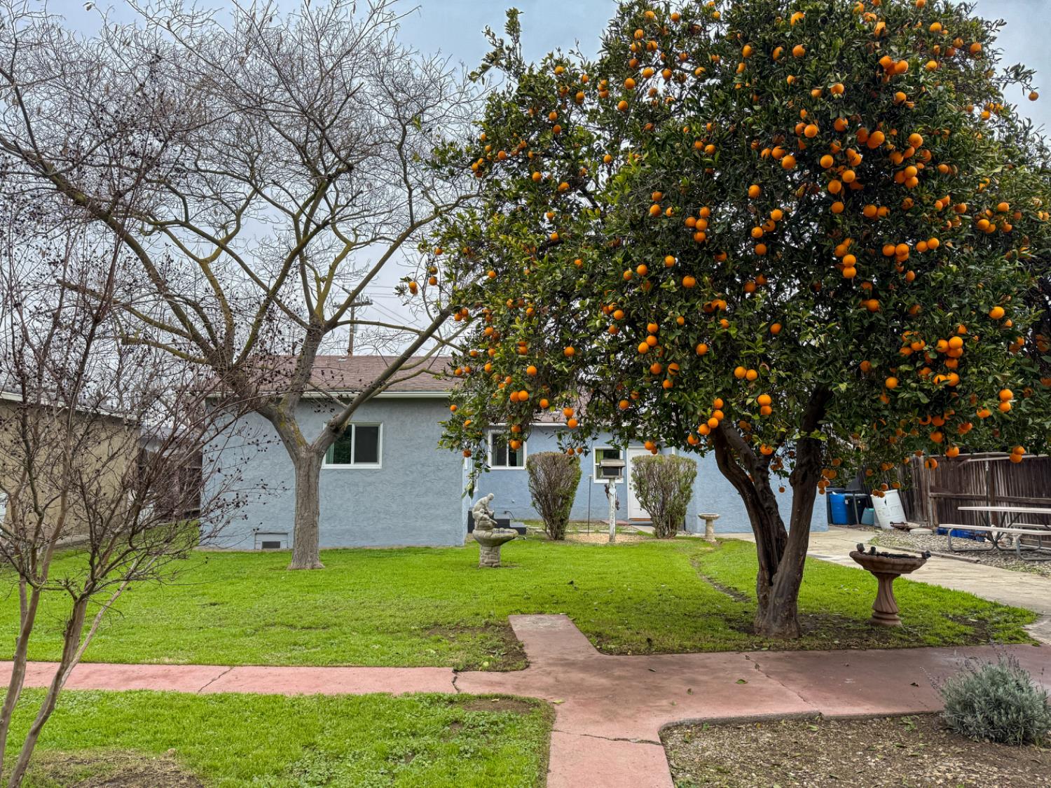 674 Wallis Ave, Gustine, CA 95340