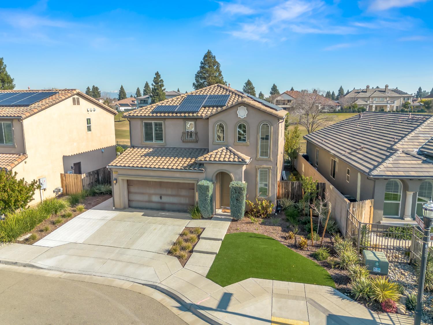 11584 N Via Venitzia Ave, Fresno, CA 93730