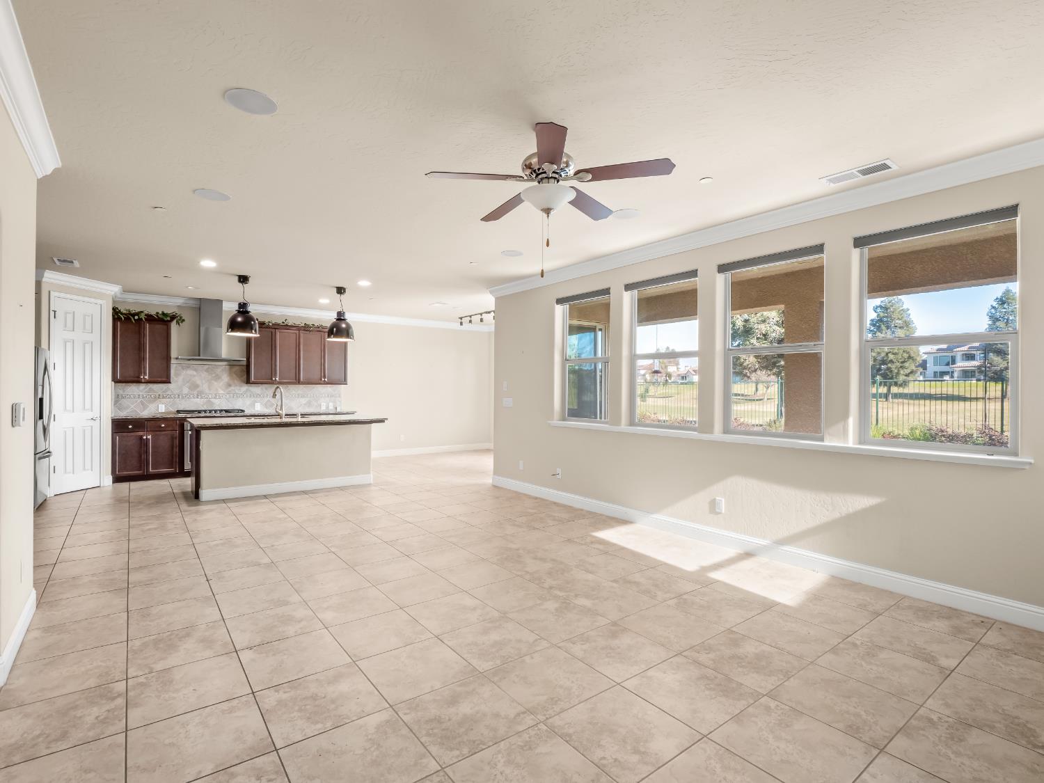 11584 N Via Venitzia Ave, Fresno, CA 93730