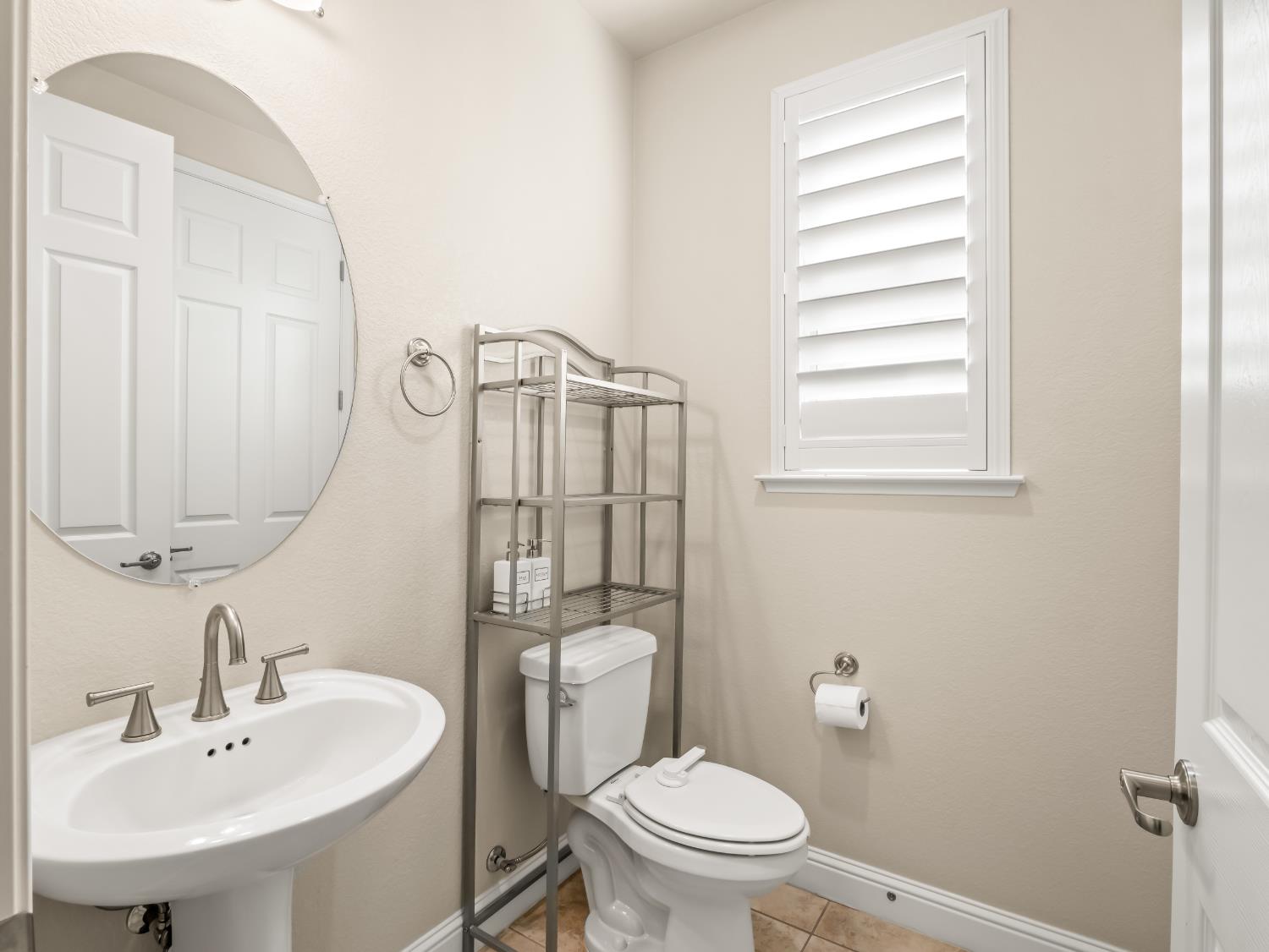 11584 N Via Venitzia Ave, Fresno, CA 93730