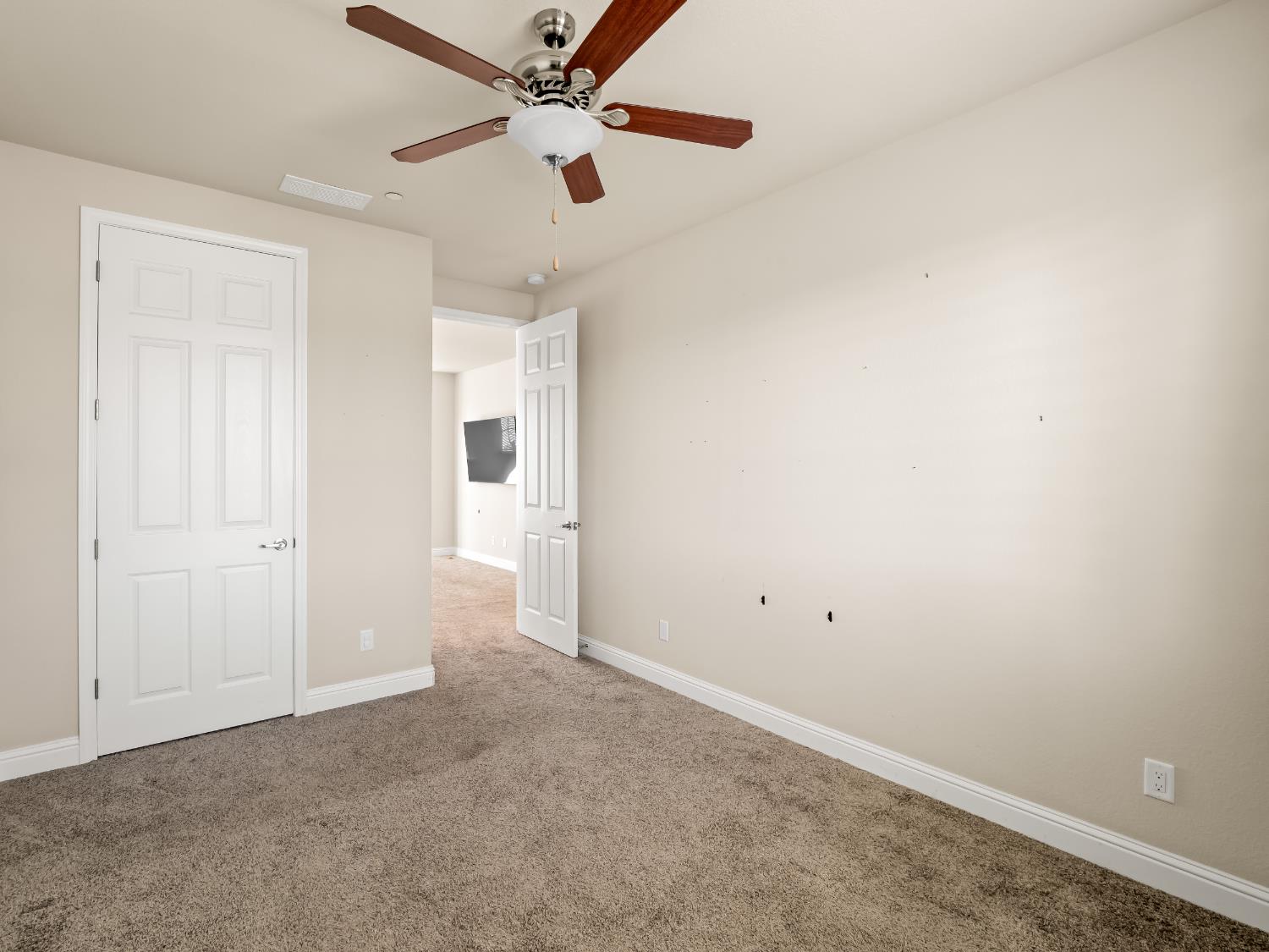 11584 N Via Venitzia Ave, Fresno, CA 93730