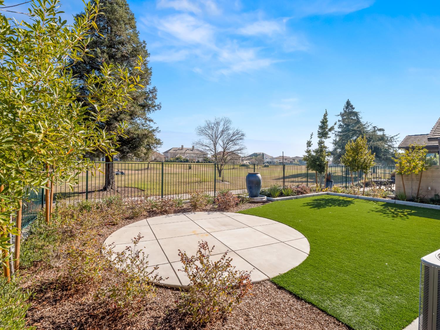 11584 N Via Venitzia Ave, Fresno, CA 93730