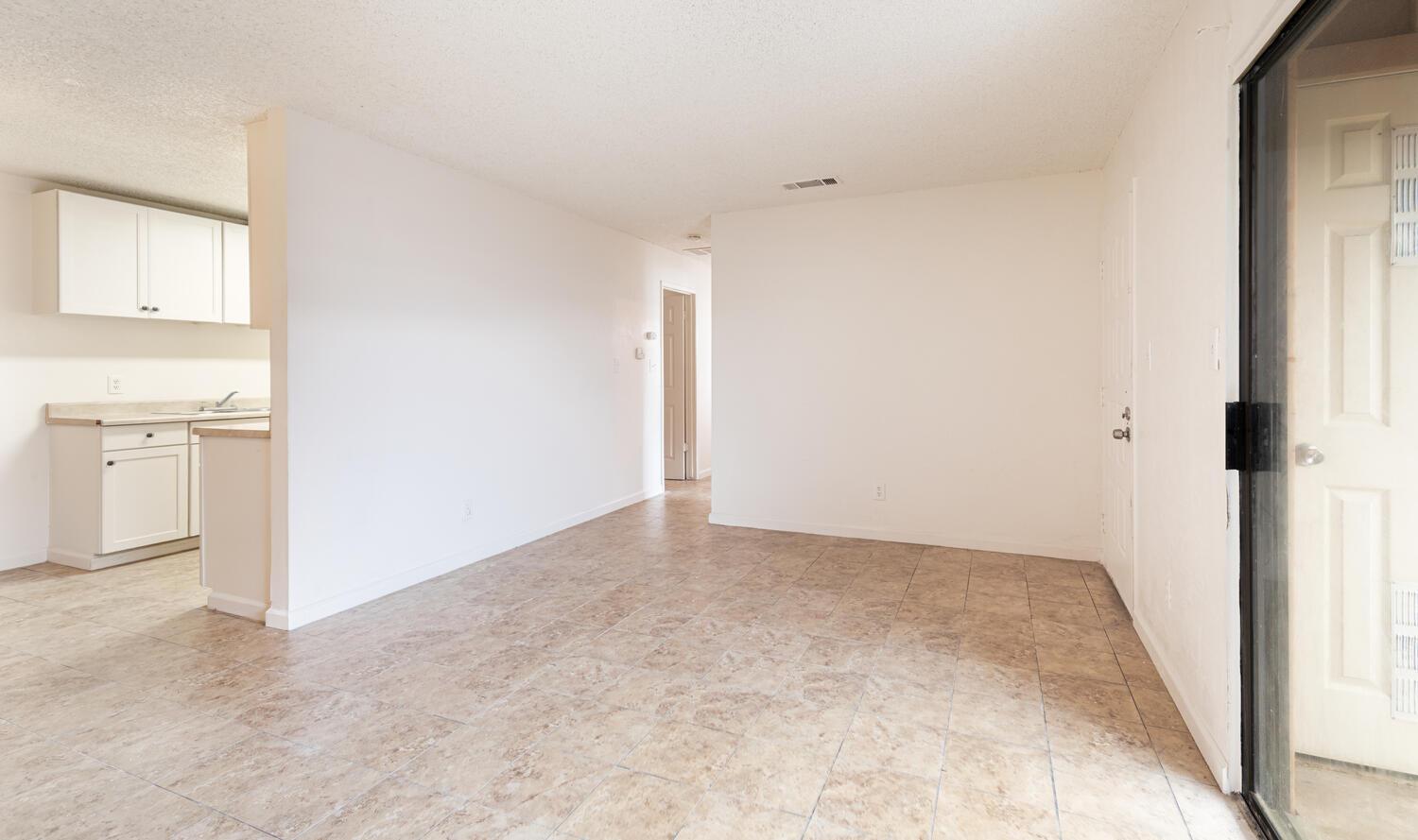 5181 E Olive Ave #121, Fresno, CA 93727