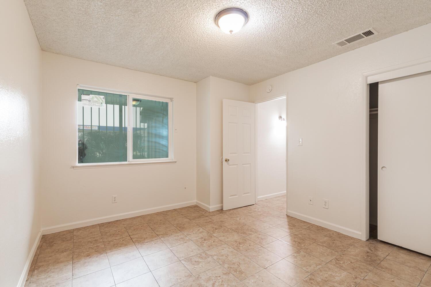 5181 E Olive Ave #121, Fresno, CA 93727