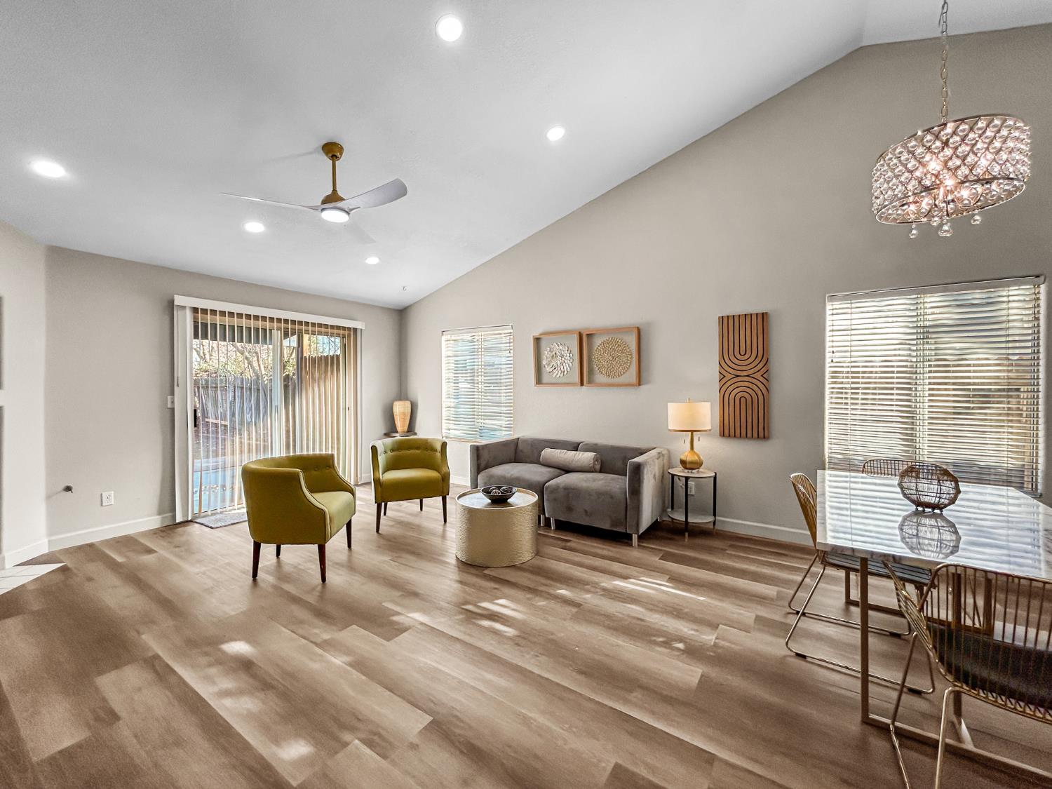 8534 N Meridian Ave, Fresno, CA 93720