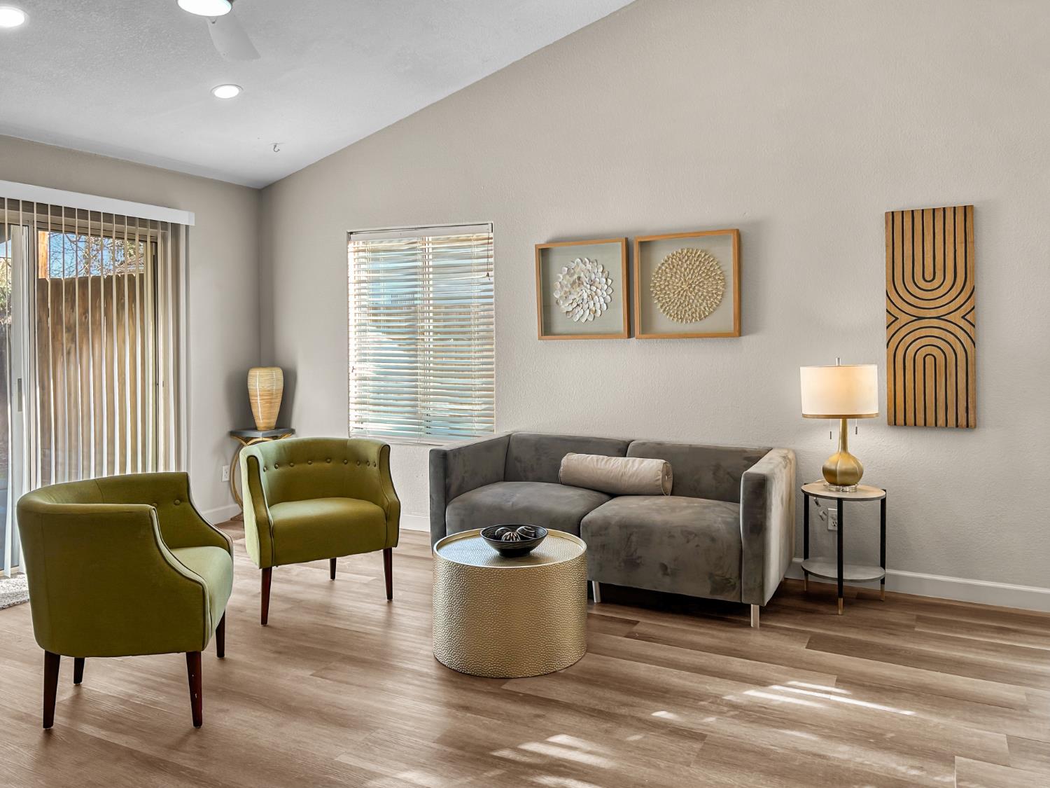 8534 N Meridian Ave, Fresno, CA 93720