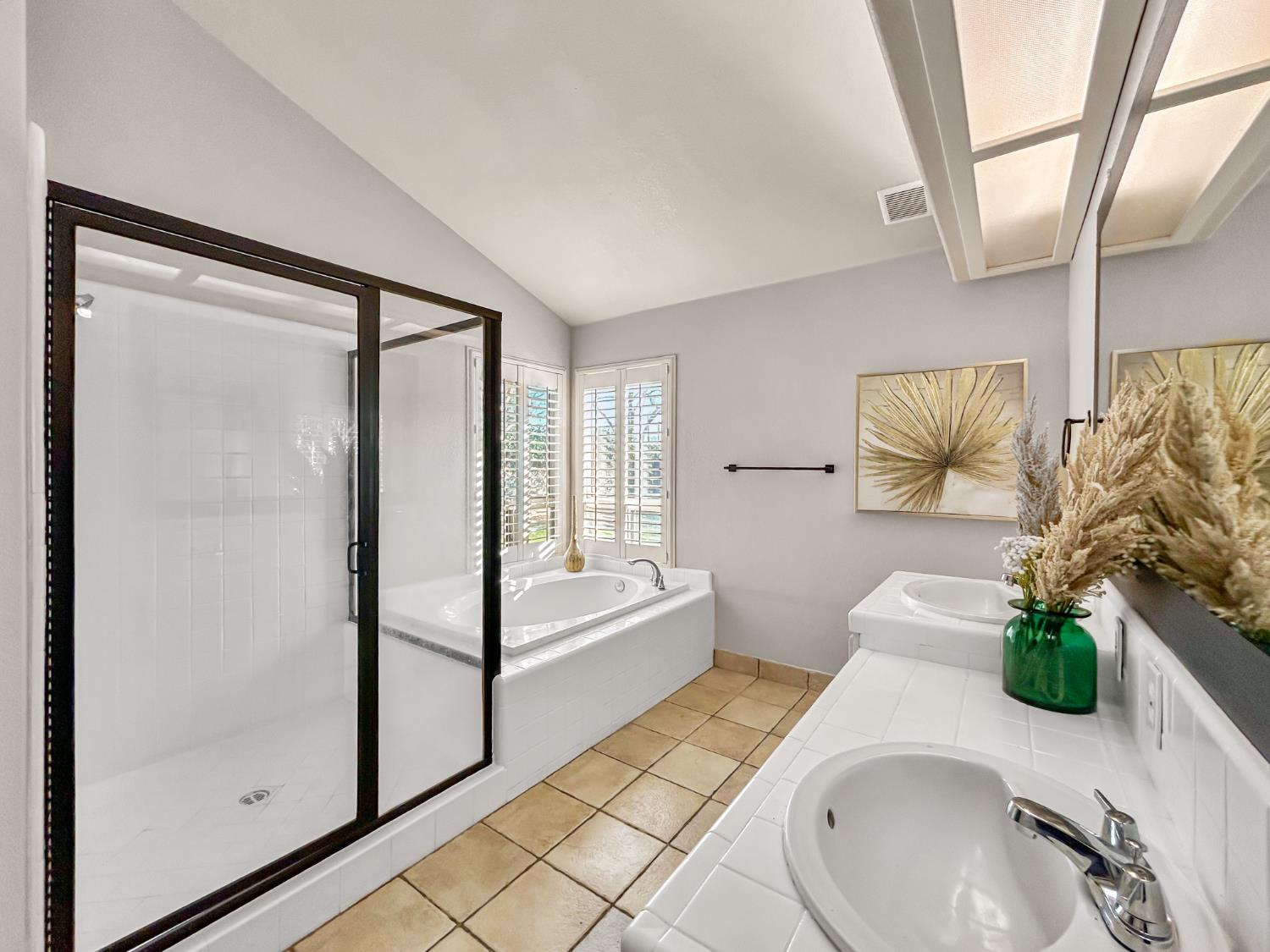 8534 N Meridian Ave, Fresno, CA 93720