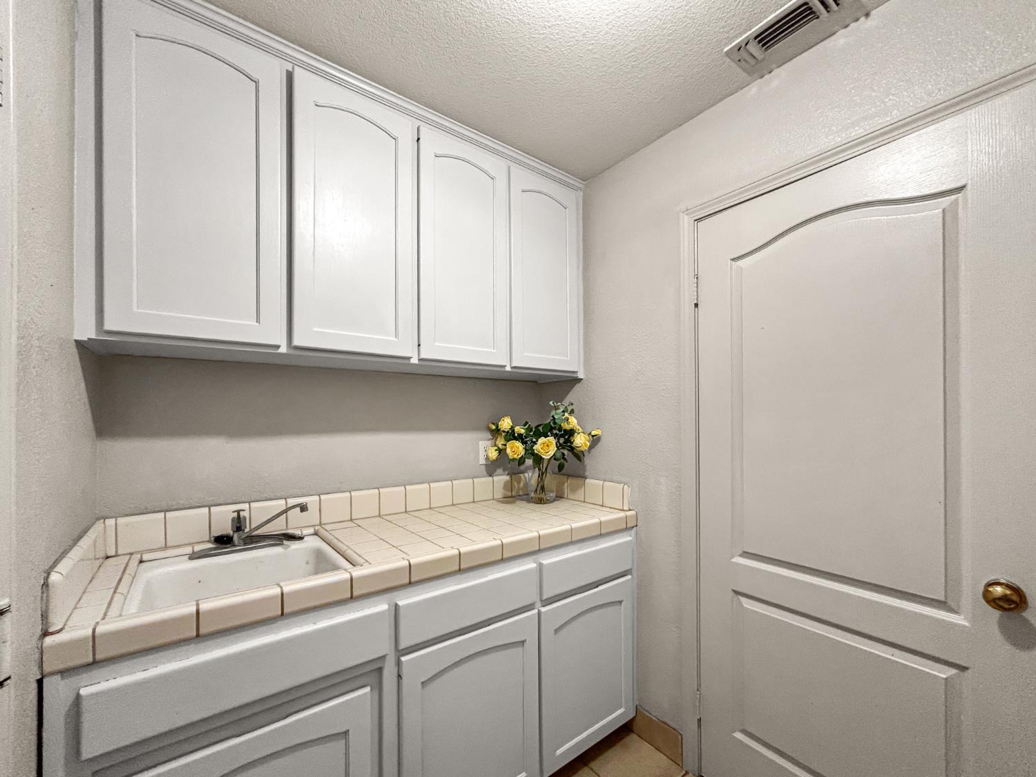 8534 N Meridian Ave, Fresno, CA 93720