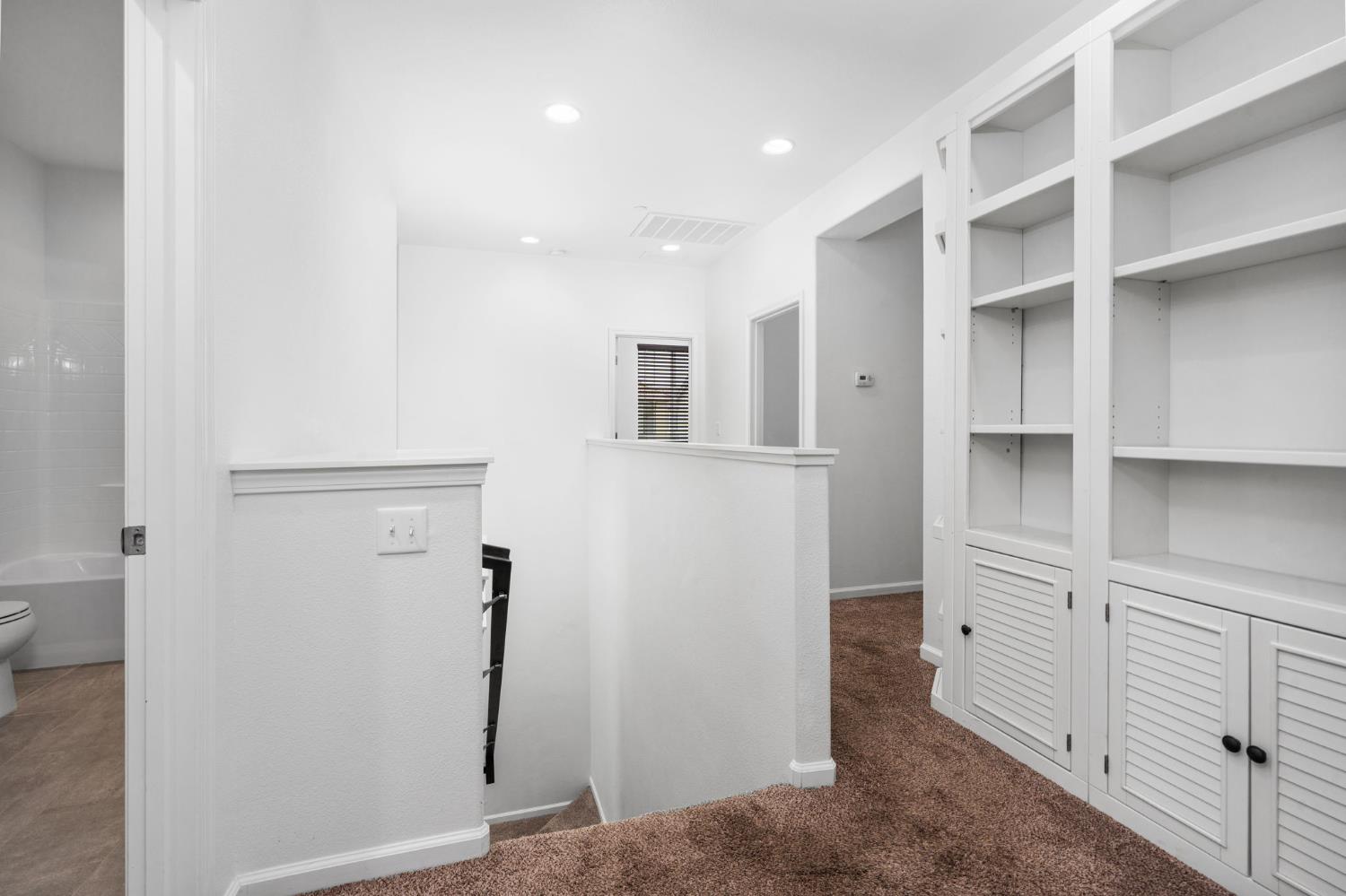 6108 W Dupont Dr, Fresno, CA 93722