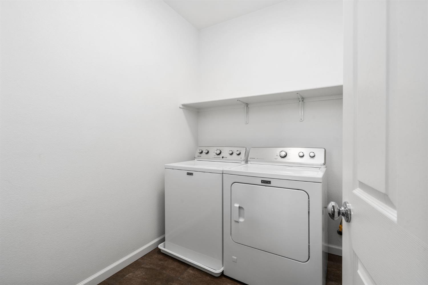 6108 W Dupont Dr, Fresno, CA 93722