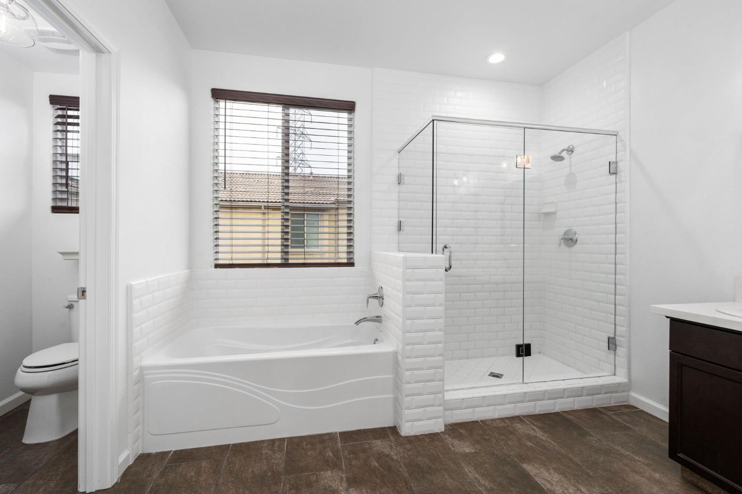 6108 W Dupont Dr, Fresno, CA 93722